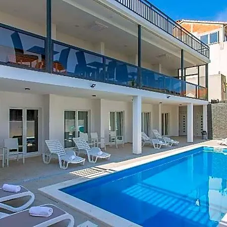 Saints Bb Hotel Kaštela