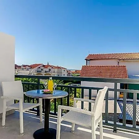 Hotel Saints Bb Kaštela